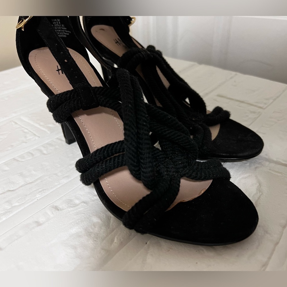 H&M Heels Size 5.5 - Picture 3 of 8